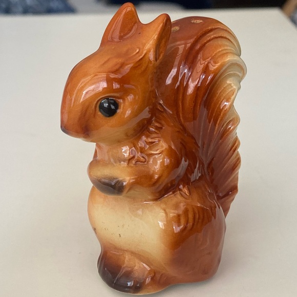 Vintage Goebel W. Germany Squirrel Salt/Pepper Shaker - Picture 2 of 11